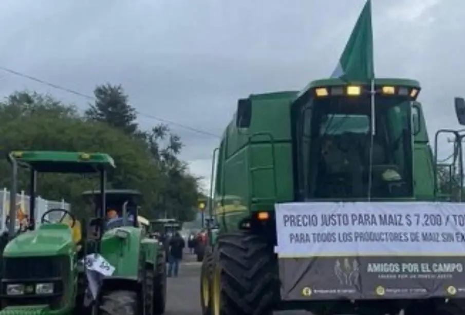 Paciente en ambulancia sufre retraso durante bloqueo de agricultores que exigen apoyo oficial