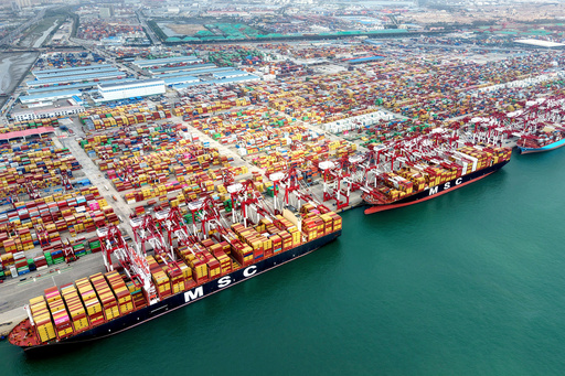 Las exportaciones de China a EEUU caen en septiembre, los envíos globales suben a máximo en 6 meses