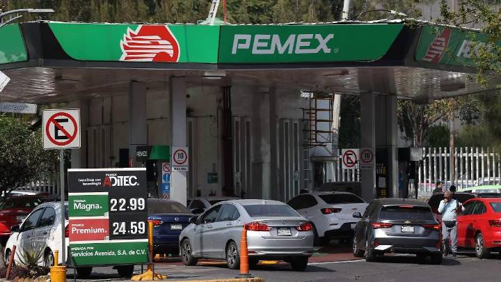 Adeudos con proveedores se han reducido a la mitad, asegura director de Pemex