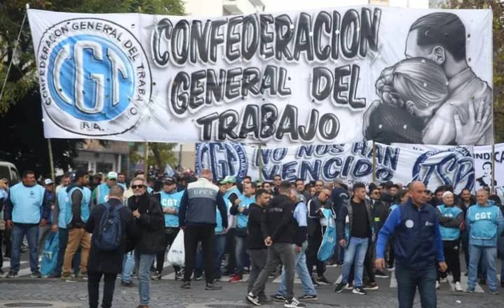 La idea de los salarios dinámicos en la reforma laboral que agrandó la brecha el Gobierno y la CGT