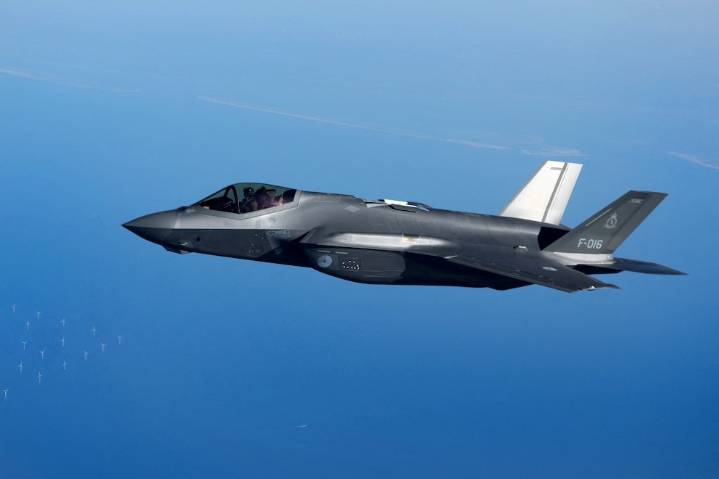 La OTAN inició sus ejercicios anuales de disuasión nuclear con 70 aviones de 14 países