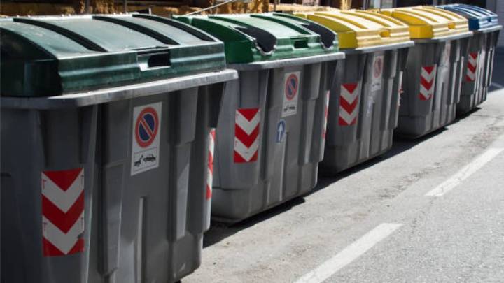 Operarios de recogida de basura encuentran el cuerpo de un hombre en un contenedor en Castellón