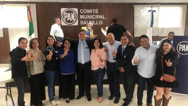 Eligen panistas nuevo dirigente