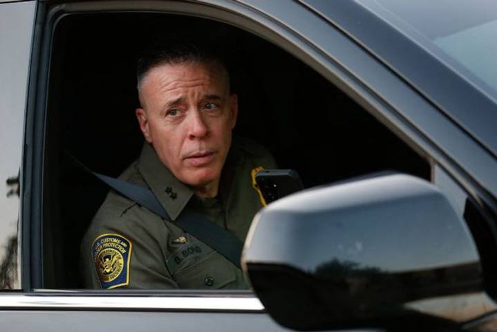 Agentes federales arrestan a 13 personas y realizan redadas migratorias en Chicago
