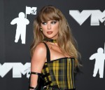 Taylor Swift Makes $100,000 Donation to Young Cancer Patient