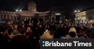 Crowd in St Petersburg sings anti