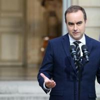 French PM under pressure to put together cabinet