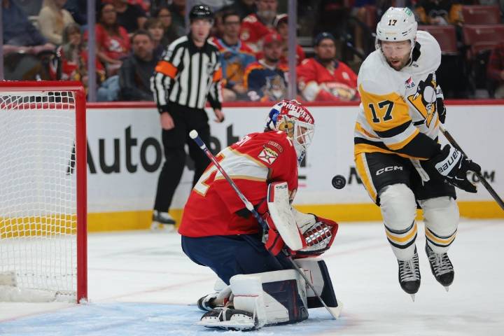 Deadspin | Sidney Crosby tallies 3 points as Penguins extend Panthers' slump