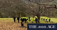 Police officers converge on national park in search for Dezi Freeman