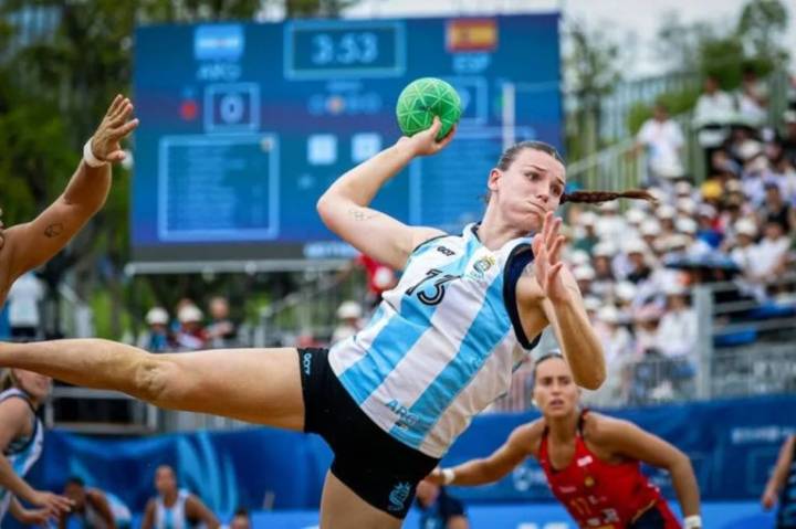 La Selección Argentina de beach handball entrena en Neuquén