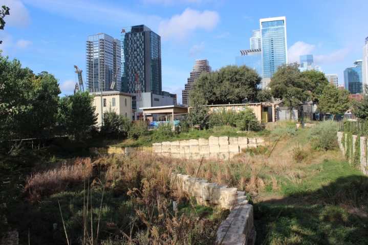 Austin leaders celebrate completion of biofiltration pond, ...