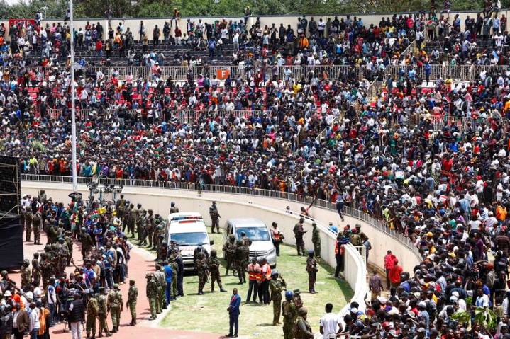 Mourners injured in stampede at Kenya state funeral of former PM Odinga