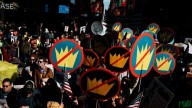 Los republicanos ridiculizan la idea de "No Kings". Una impactante nueva encuesta muestra que los estadounidenses no se ríen