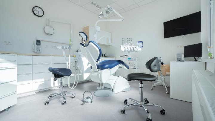 Mom's 4 kids got banned from her dentist's office. The letter they sent is going viral