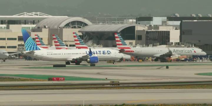 Airports face flight delays and air traffic staffing shortages amid government shutdown