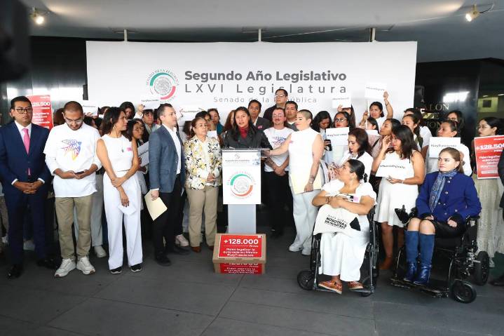 Activistas presentan “Ley Trasciende”, para despenalizar la eutanasia ante el Senado
