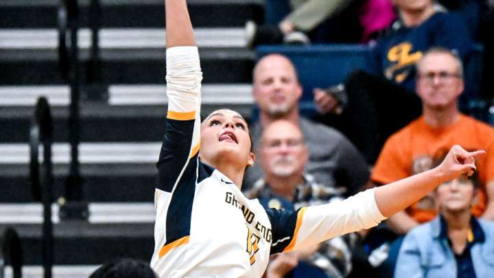 Grand Ledge volleyball earns share of league title in sweep over East Lansing