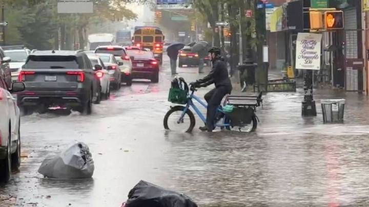 Mueren dos personas en Nueva York por fuertes lluvias que provocaron inundaciones