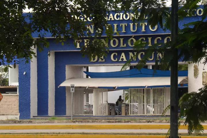 Alumnos del Tec en Cancún señalan a maestros con presuntamente condicionar calificaciones con “cuotas extra”