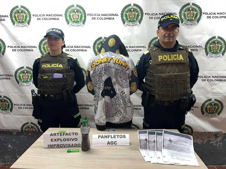 Capturan a presunto integrante de las Autodefensas Gaitanistas de Colombia, con artefacto explosivo improvisado