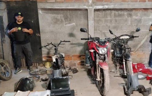 Desbaratan banda dedicada al robo y adulteración de motos liderada por un menor de edad