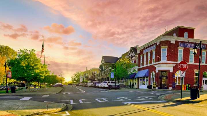 WorldAtlas recommends these 11 Georgia small towns for an adorable trip