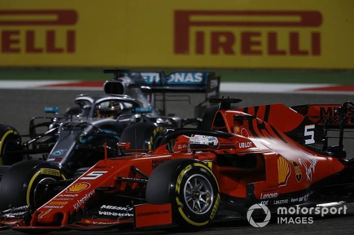 Hamilton says Vettel's mistakes are "minuscule"