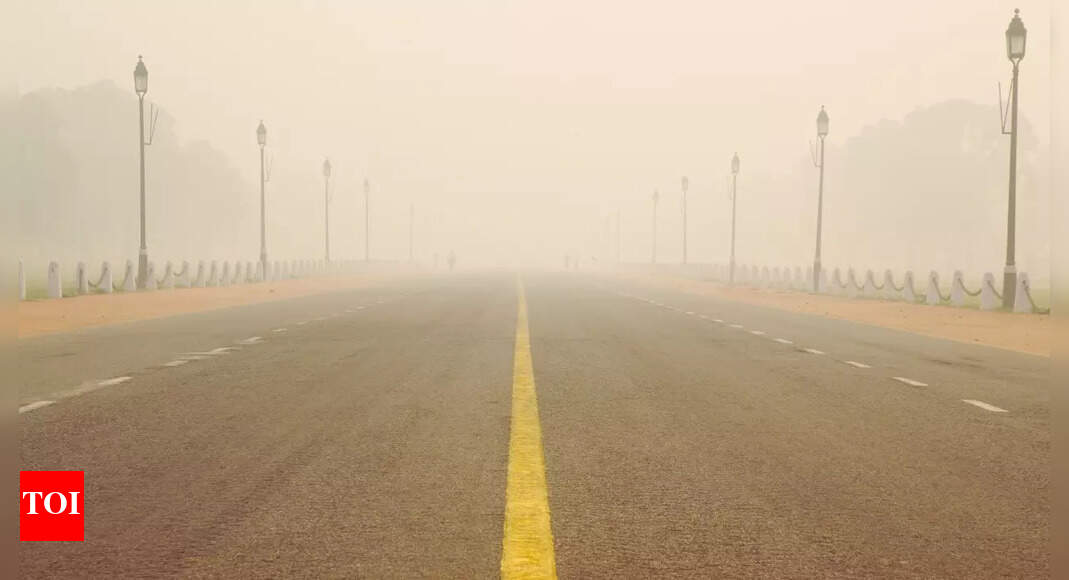 South India to see heavy rain; Delhi experiences cool mornings as AQI slips into ‘Poor’ Category