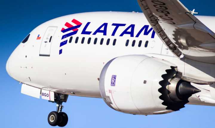 Conflicto en Latam amenaza con posible paro de pilotos