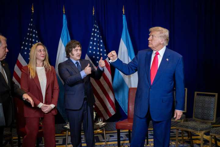🇺🇸💰 Bancos de EE.UU. exigen garantías para liberar ayuda millonaria a Argentin