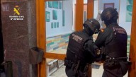 La Policía desmantela en Torrelavega un grupo acusado de más de un centenar de sextorsiones