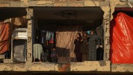 Gaza trata de recuperar la normalidad entre unos ataques israelíes que no cesan: reabren mezquitas, panaderías y comercios locales