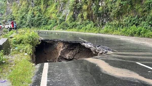 Darjeeling rains trigger deadly landslides, President and PM mourn loss