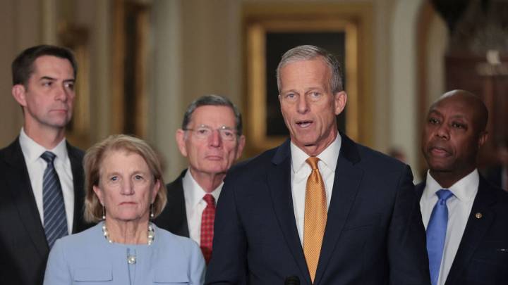 US shutdown crisis: 13th Senate vote fails, 25 states sue over looming SNAP cuts