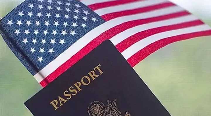 Presta atención inmigrante: esto es TODO lo que tienes que saber sobre los CONTROLES VECINALES de USCIS