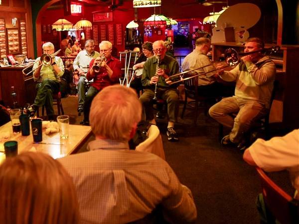 Cakewalkin' band bids adieu to longstanding member, spreads ashes at Packo's