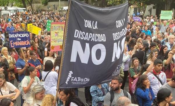 Máxima tensión: familiares de personas con discapacidad ingresaron a la Andis