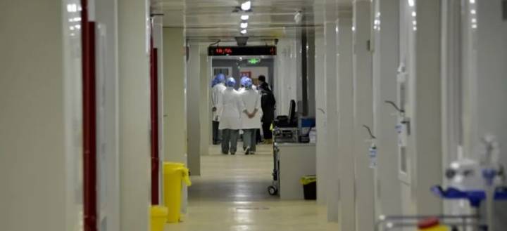 El Gobierno aumentó los fondos para hospitales nacionales y personal de salud