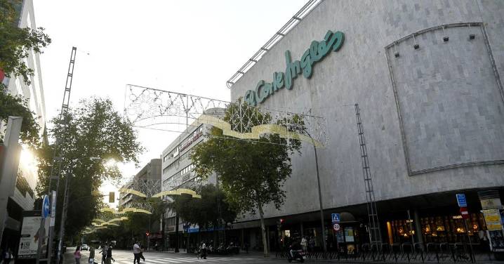 ¿Qué supermercados y centros comerciales abren el 1 de noviembre en Córdoba?