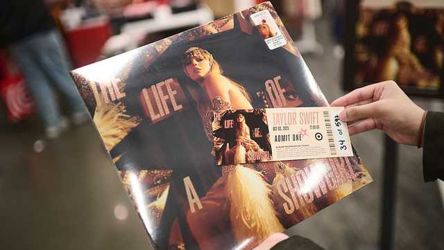 How to celebrate Taylor Swift's new album in Sacramento