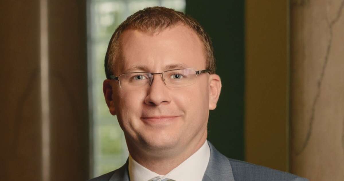 Iowa Libertarian announces bid for U.S. Senate, takes aim at two