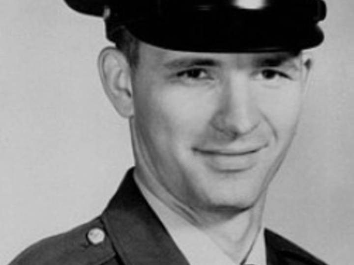 Engañaba a los niños con dulces antes de abusarlos y asesinarlos: la historia de Dean Arnold Corll, el "Candyman" que aterrorizó Houston