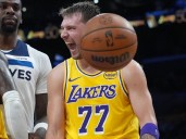 Luka Doncic disfruta de un inicio de campaña de leyenda