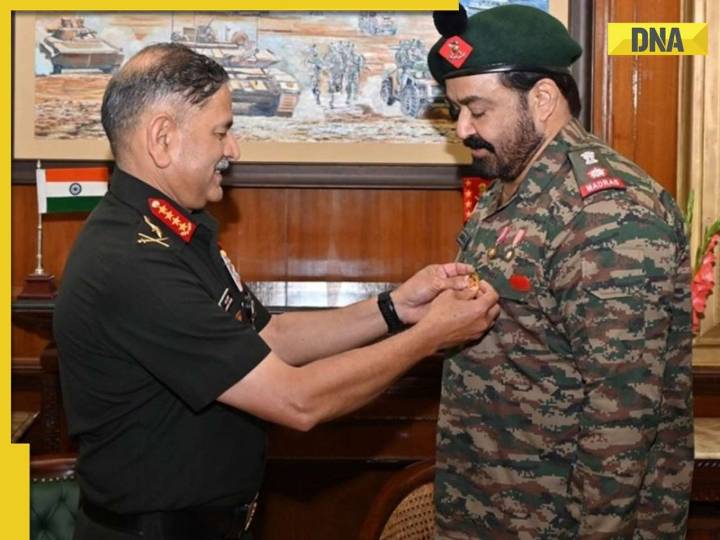 Mohanlal receives commendation from Army Chief
