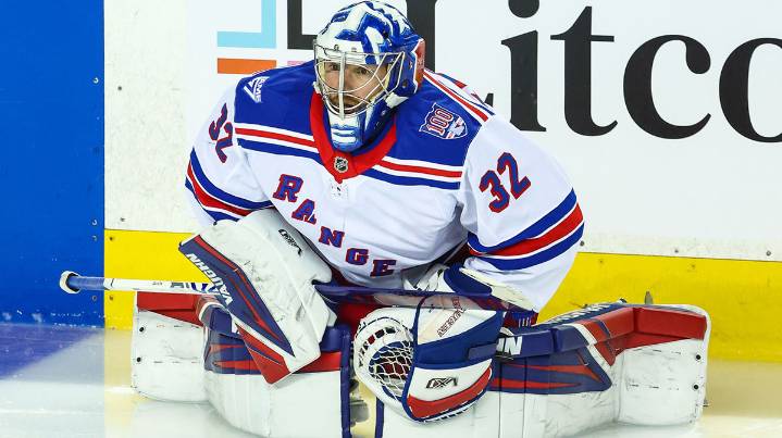 Rangers’ Jonathan Quick blanks Canucks to reach Henrik Lundqvist territory
