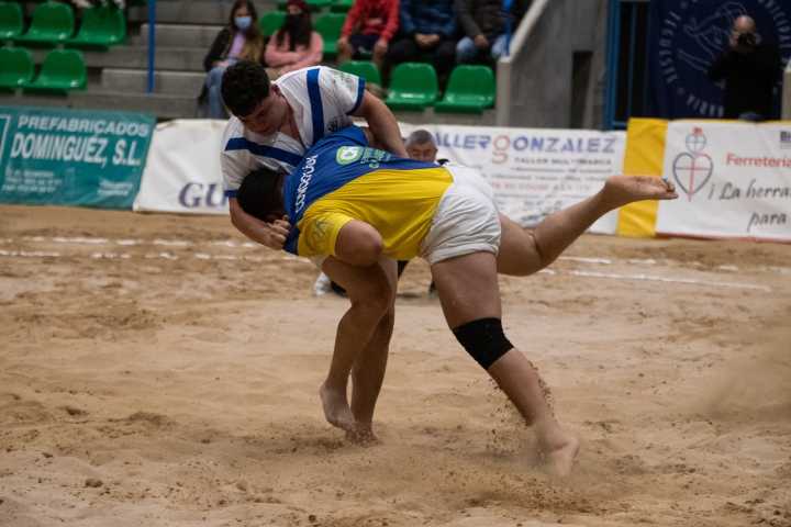 Vuelven los controles antidopaje al deporte insular: la lucha canaria, la primera