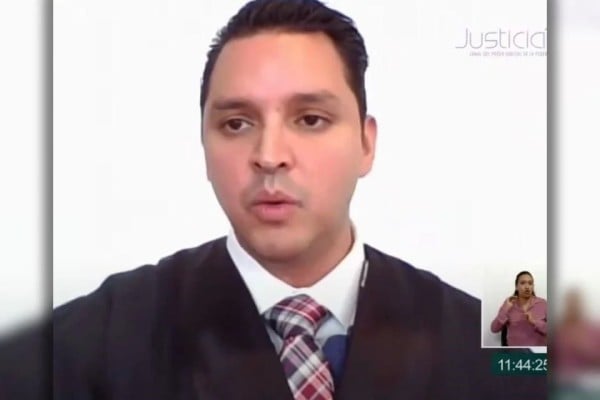 Video: Argumenta Ministro en la Corte...¡Leyendo texto de IA!
