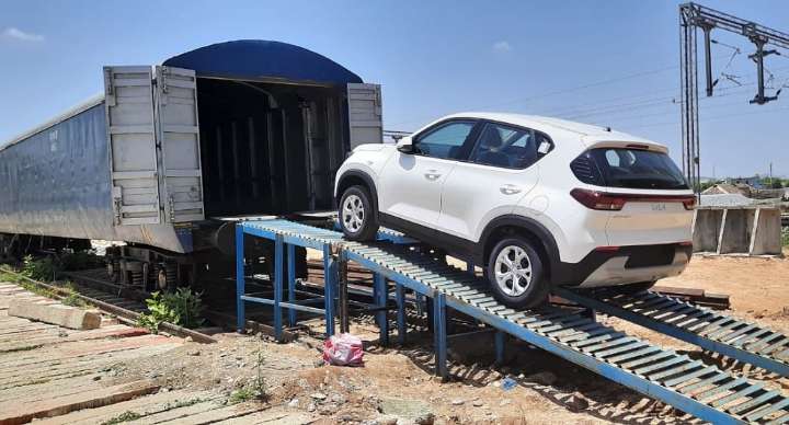 First Auto Rake with 116 Vehicles Sent from Haryana to Kashmir