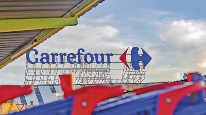 Una empresa deja la carrera por quedarse con Carrefour: quedan tres interesados