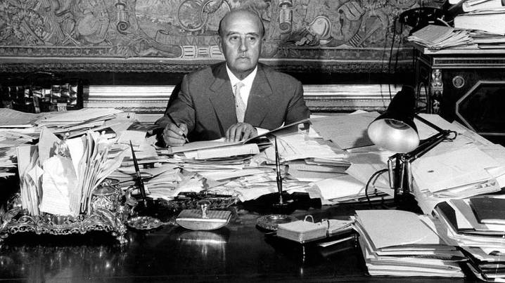 El Gobierno abre el procedimiento para ilegalizar la Fundación Franco y se lo notifica a la entidad